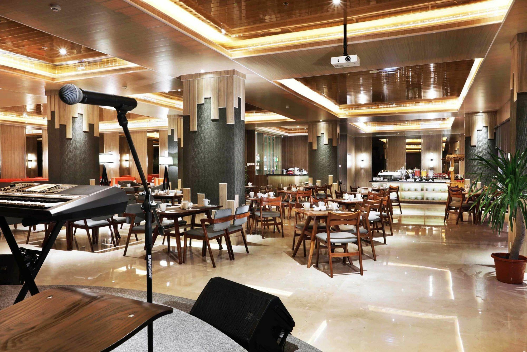 Hotel Harper Perintis By Aston Makasar Zewnętrze zdjęcie